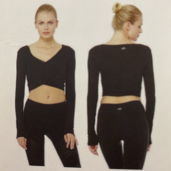 Alo Yoga Amelia Long Sleeve Crop Top. 
BNWT - Picture 5 of 10